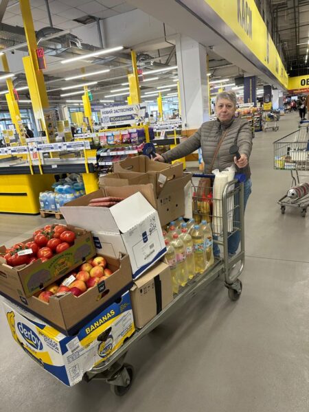 Einkauf mit unseren Spendengeldern